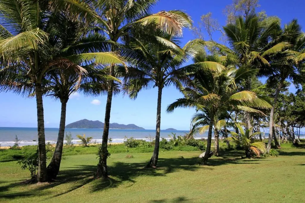 Beaches No 4 - Absolute Beachfront South Mission Beach 아파트